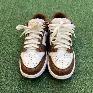 Nike “Cacoa wow metallic gold” dunks